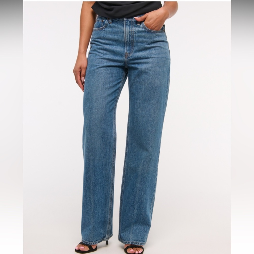 Abercrombie & Fitch High Rise Loose Jean